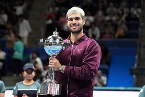 Alcaraz prend sa revanche sur Fritz et remporte le tournoi du Japon de tennis