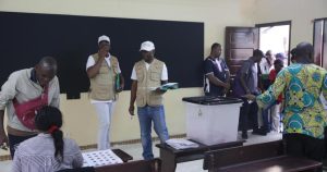 إقبال لافت بانتخابات الغابون وسط دعوات للشفافية