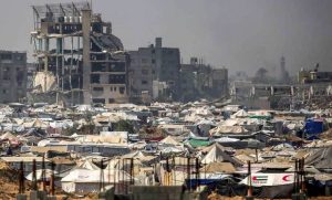 غزة.. مسيرات إسرائيلية تلقي قنابل غاز على منازل بمحيط الشفاء