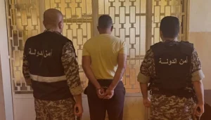 توقيف فلسطيني ينتحل صفة رجل دين ويوهم الأهالي بجمع تبرعات للمرضى