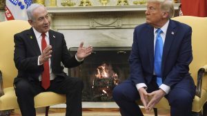 خطة ترامب للسلام في غزة: فرصة نادرة أم وصفة لتفجير المنطقة؟