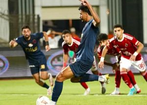 عبدالمجيد يتقدم للزمالك على الأهلي في شوط أول مثير للقمة 131