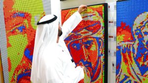 أعمال ابتكارية لمواهب إماراتية في المعرض