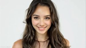 تيلي نوروود.. “ممثلة افتراضية” تثير غضب هوليوود