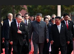 شي يستعرض القوة النارية: الصين لن تُستَضعف مجدداً