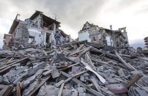 Le bilan du séisme en Afghanistan dépasse les 800 morts et 2700 blessés