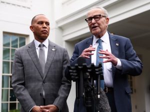 فشل محادثات ترامب مع الديمقراطيين ينذر بإغلاق حكومي