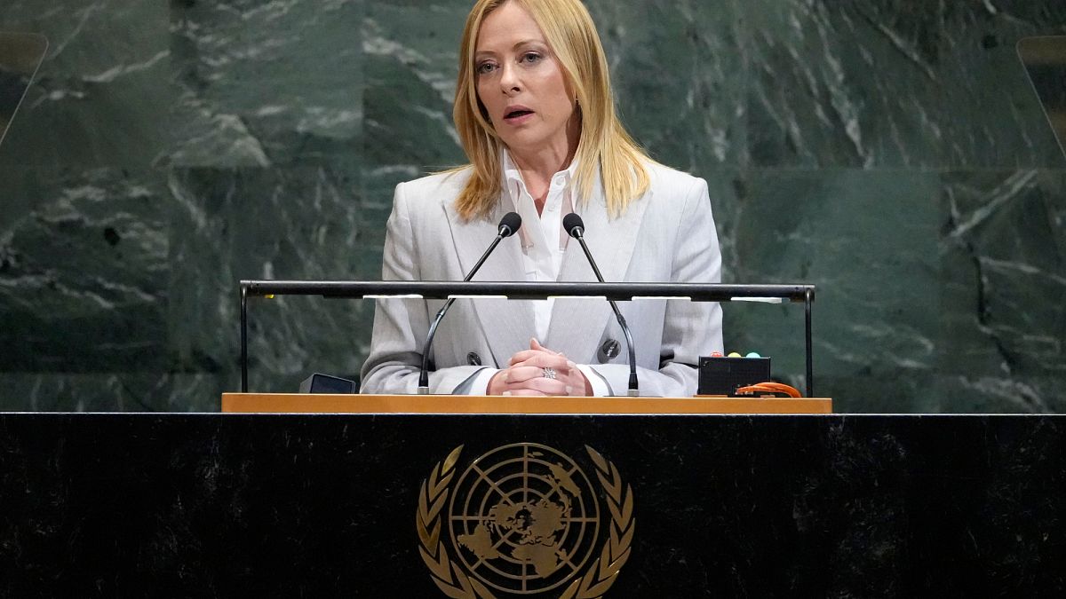 خبير قانوني: “من الصعب تقديم ميلوني للمحاكمة بعد شكوى تتهمها بالتواطؤ في الإبادة بغزة”