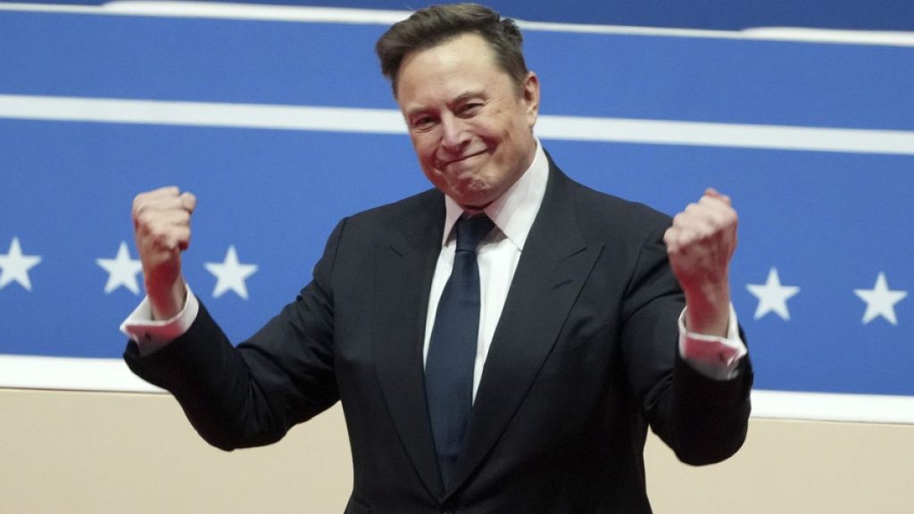 أغنى رجل في العالم.. إيلون ماسك أول شخص في التاريخ تتجاوز ثروته نصف تريليون دولار