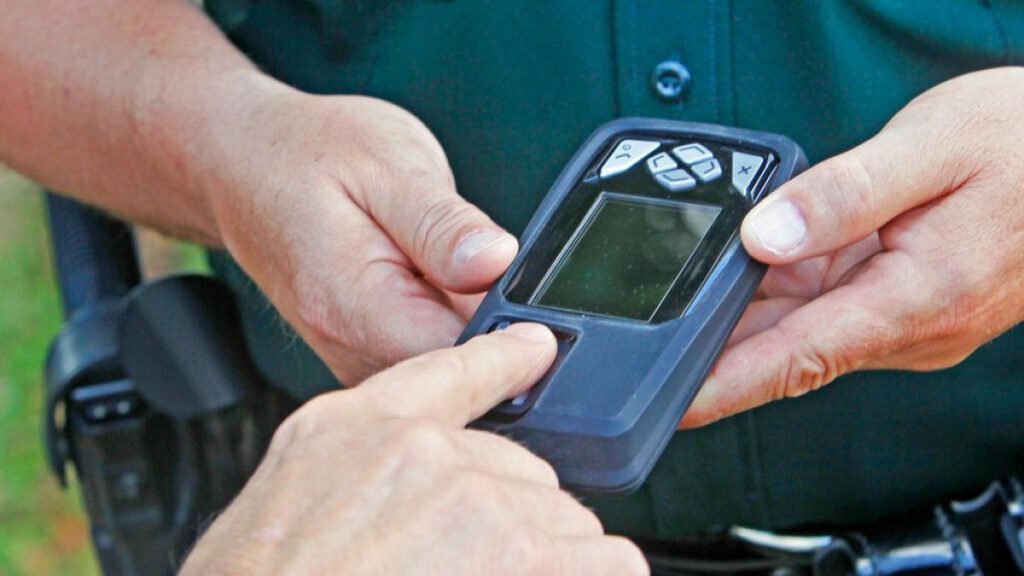 بصمات ووجوه بدل الأختام.. الاتحاد الأوروبي على بُعد أيام من تفعيل نظام “الدخول والخروج” الجديد