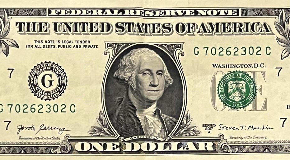 الدولار يستقر مستفيداً من ضعف الين واليورو | صحيفة الخليج