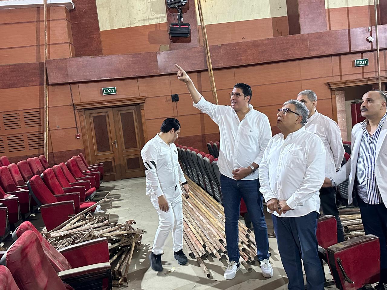 Le gouverneur de Dakahlia inspecte les travaux de développement et de rénovation du théâtre Umm Kulthum au Palais culturel de Mansoura