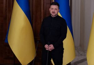 زيلينسكي يطلب من ماكرون أنظمة دفاع جوّي وصواريخ