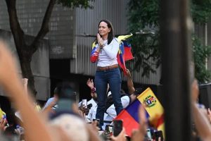 أسباب منح جائزة نوبل للسلام لزعيمة المعارضة الفنزويلية ماريا كورينا؟