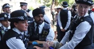 الشرطة البريطانية تتعامل مع الهجوم على الكنيس اليهودي في مانشستر كعمل إرهابي