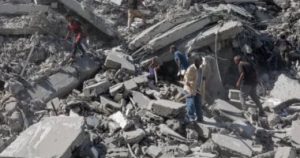 أوروبا تستعد لتمويل إعمار غزة.. دول تمنح 5 مليارات يورو خلال ثلاث سنوات.. إعادة تأهيل البنية التحتية المدمرة ودعم الاقتصاد أبرز الخطوات.. بدء أعمال الترميم عام 2026 ومخاوف من انقسامات داخلية