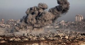 استشهاد 17 فلسطينيا وانتشال جثامين 99 آخرين فى قطاع غزة منذ فجر اليوم