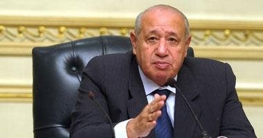 Le ministère de l'Approvisionnement, arme de l'État pour fournir les denrées alimentaires.. Mohamed Abu Shadi : L'Autorité générale des denrées alimentaires a mené l'activité économique en fournissant les produits de base pendant la guerre d'Octobre.. Distribution des produits subventionnés et stock de blé de 6 mois