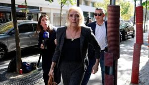 فشل محادثات الحكومة الفرنسية.. ولوبان تهدد بإسقاط أي رئيس وزراء