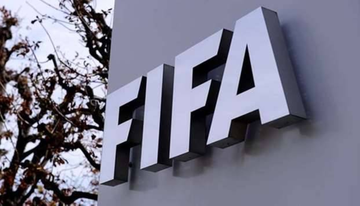 ‏”FIFA” يدرس منع إقامة المباريات المحلية خارج الحدود