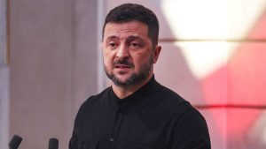 زيلينسكي يعلن تعرض منشآت الطاقة في بلاده لهجوم روسي بأكثر من 450 مسيرة و30 صاروخا