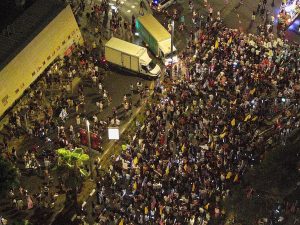 خبراء إسرائيليون: نعاني من انقسام داخلي خطير وعزلة دولية بعد عامين من الحرب