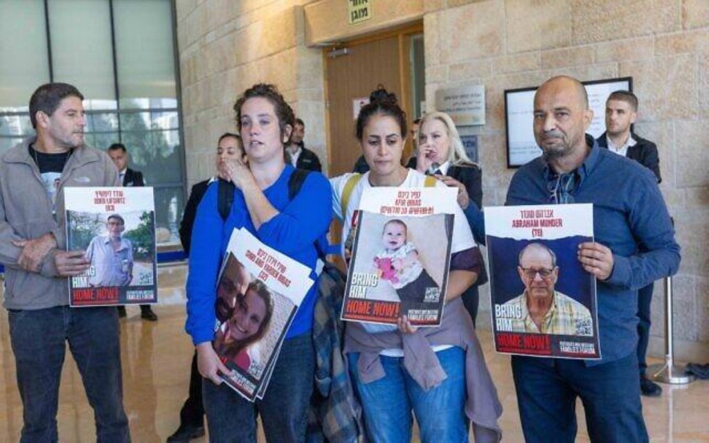 عائلات المحتجزين ترحب باتفاق غزة وتصفه بـ “الاختراق التاريخي”
