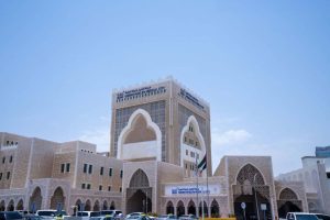 إنجاز طبي في “خليفة الطبية” ينقذ حياة طفلة من عدوى نادرة بالجمجمة