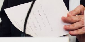 من الغرفة الزرقاء.. ماذا قالت المذكرة السرية الموجهة إلى ترامب بشأن اتفاق غزة؟