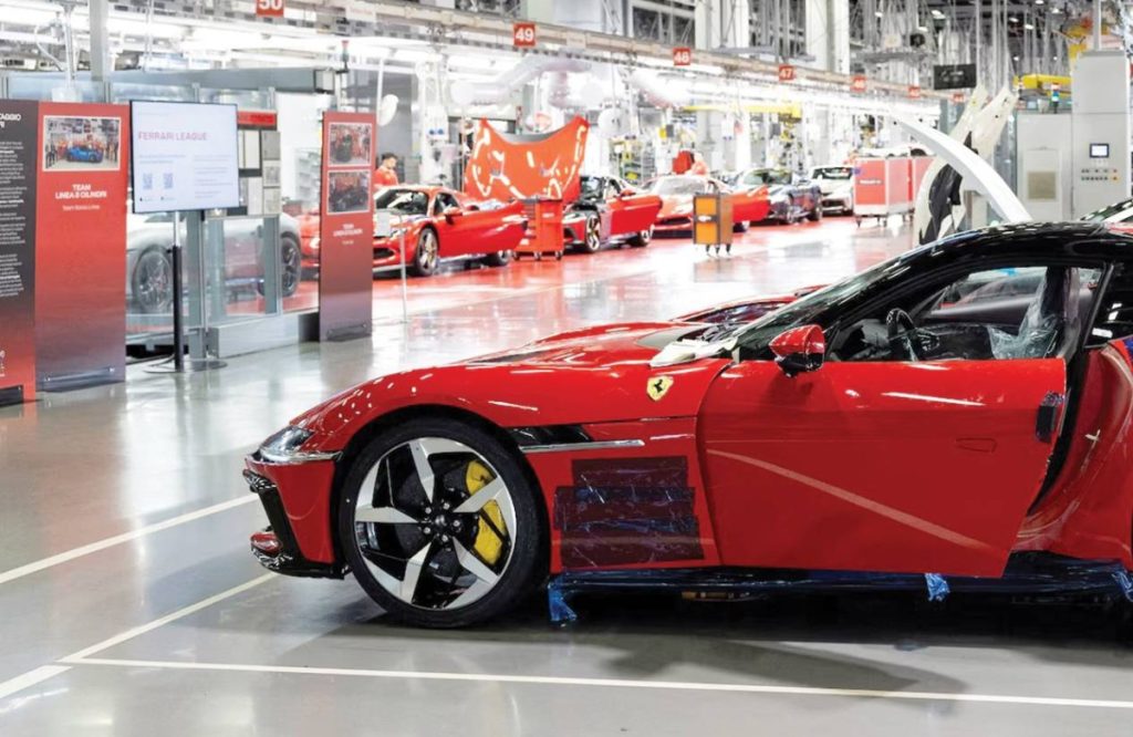 بقوة 1000 حصان.. “فيراري” تكشف عن أولى سياراتها الكهربائية