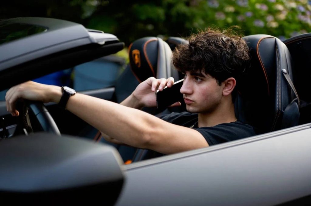 “إجازة بـ 100 ألف دولار”.. عبقري البرمجة زاكي يادركاري يشتري مقعداً في الجامعة