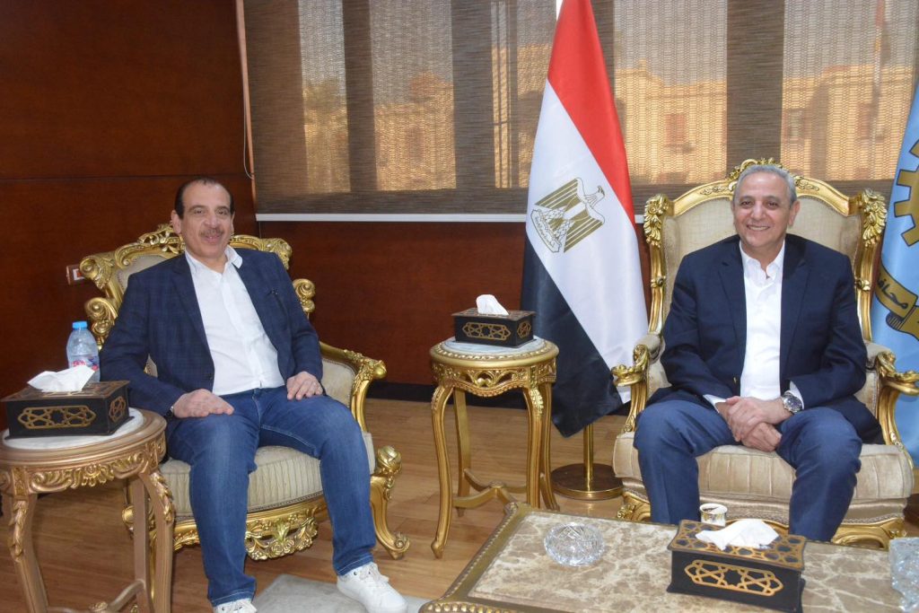 محافظ الغربية يستقبل نائب وزير الصحة عقب جولة ميدانية على المستشفيات والمنشآت الطبية