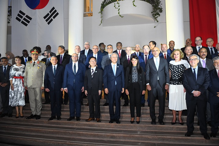 محافظ الإسماعيلية يشارك في احتفال اليوم الوطني لكوريا الجنوبية ويبحث مشروع الترام الهيدروجيني