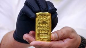 ماذا يعني اختراق الذهب قمّة 4000 دولار.. وما أوجه الشبه مع 1970؟