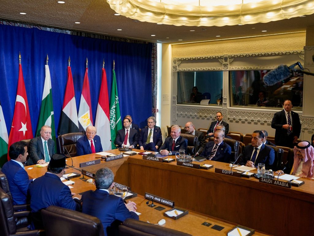 “تحمل اسمه للأبد”.. على ماذا يراهن ترامب بشأن خطة غزة؟