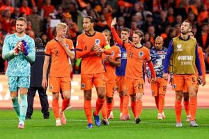 هولندا تكتسح فنلندا وتقترب من مونديال 2026