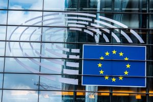 المفوضية الأوروبية: الاتحاد الأوروبي لا ينوي تقويض مطالبات روسيا بالأصول المجمدة