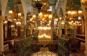 الحوثي يعلق على دلالات نفخ البوق داخل كنيس في قلب العاصمة السورية