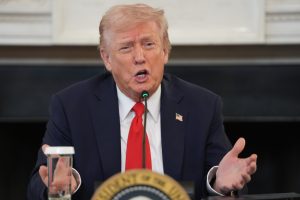 Trump : Nous prendrons des mesures contre les financeurs d'Antifa