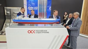 روسيا تطور ناقلة غاز كبيرة كاسحة للجليد