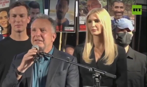 صيحات استهجان ضد نتنياهو في تل أبيب خلال احتفال جماهيري بعودة الأسرى (فيديو)