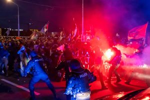 اشتباكات عنيفة في العاصمة السويسرية برن خلال مظاهرة مؤيدة لفلسطين..(فيديو)