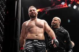 المصري عبدالوهاب يحمل لواء العرب في “يو إف سي أبوظبي”