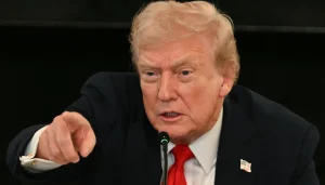 ترامب وصواريخ ‘هوك’ وسياسة ‘الردع والديبلوماسية’