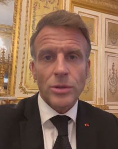 ماكرون يعلن تعيين رئيس وزراء جديد خلال 48 ساعة لتجنب انتخابات مبكرة