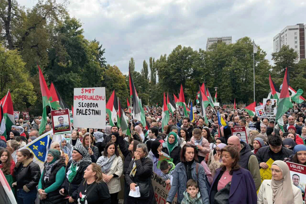 مظاهرة في سراييفو تطالب بدعم الفلسطينيين وقطع العلاقات مع إسرائيل