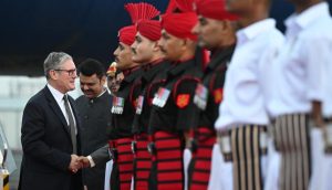 رئيس وزراء بريطانيا يزور الهند لتعزيز العلاقات التجارية