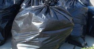 La loi fixe les conditions de fabrication et d'importation des sacs plastiques ou leur interdiction