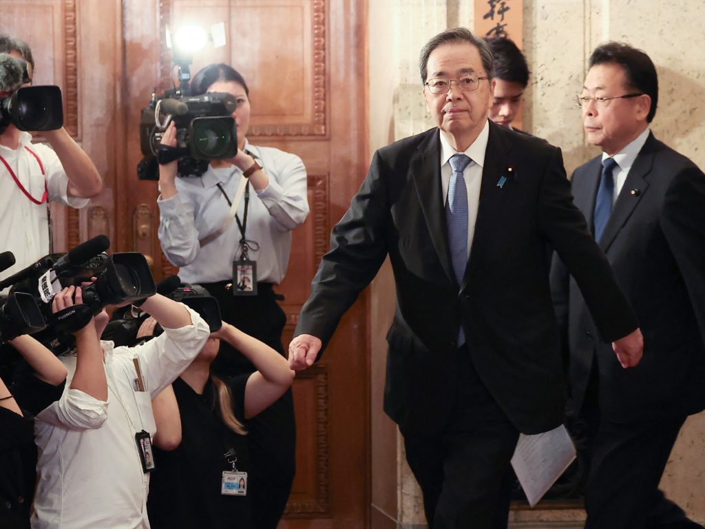 حزب ياباني يعتزم الانسحاب من الائتلاف الحاكم احتجاجا على الفساد
