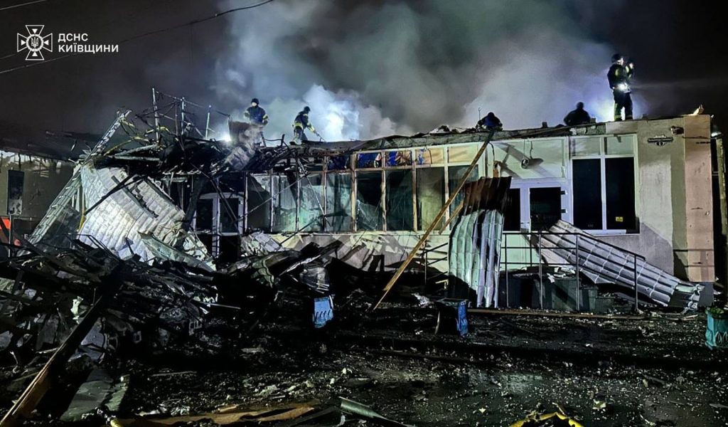 قصف روسي على منشآت الطاقة بأوكرانيا وترامب يلوح بالضغط على موسكو